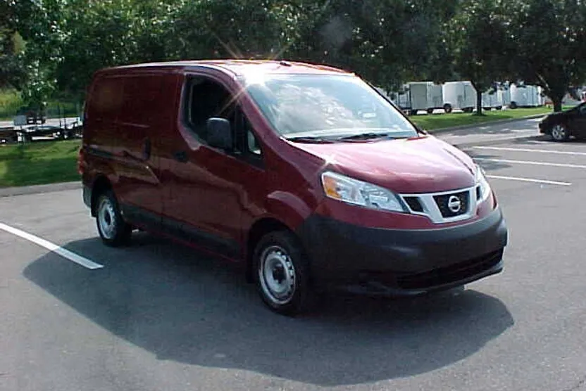 2015 Nissan NV200 SV photo 1