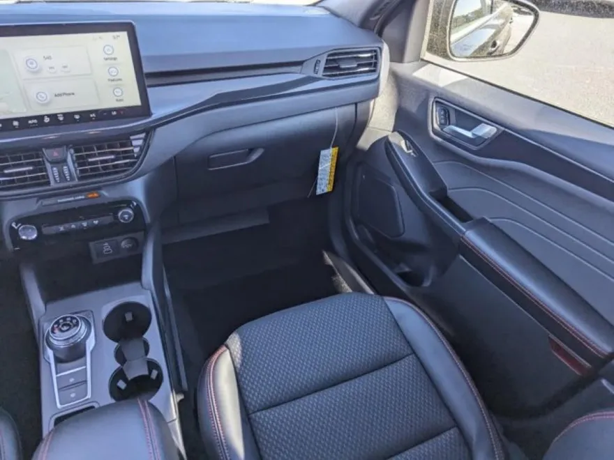 2024 Ford Escape ST-Line photo 16