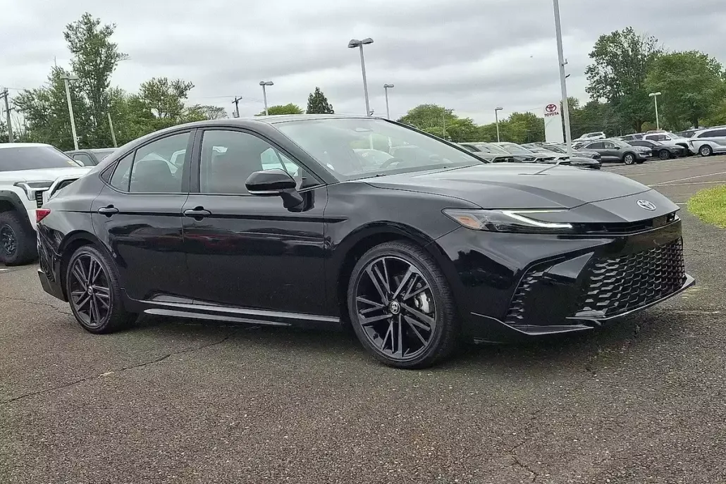 2025 Toyota Camry XSE photo 1