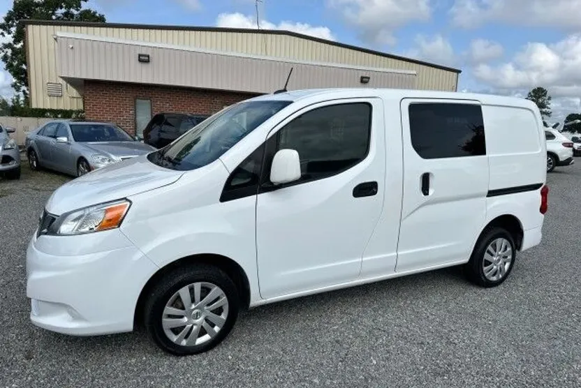 2020 Nissan NV200 SV photo 1