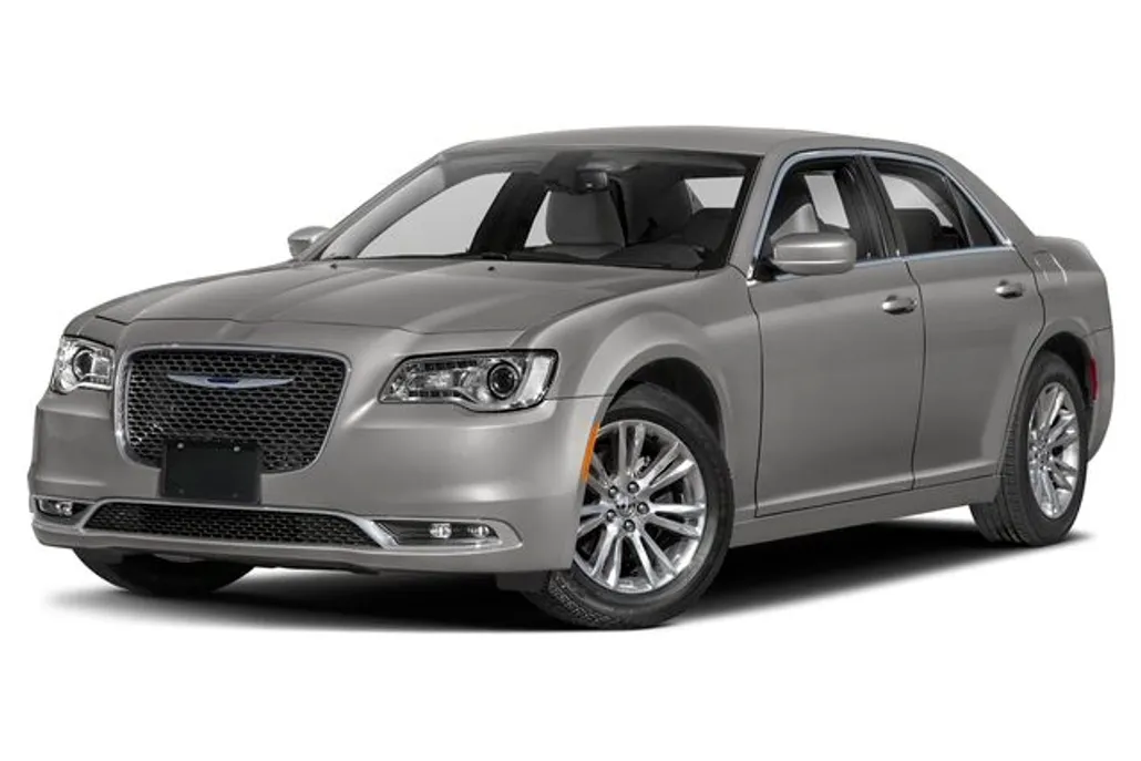 2021 Chrysler 300 Touring L photo 1
