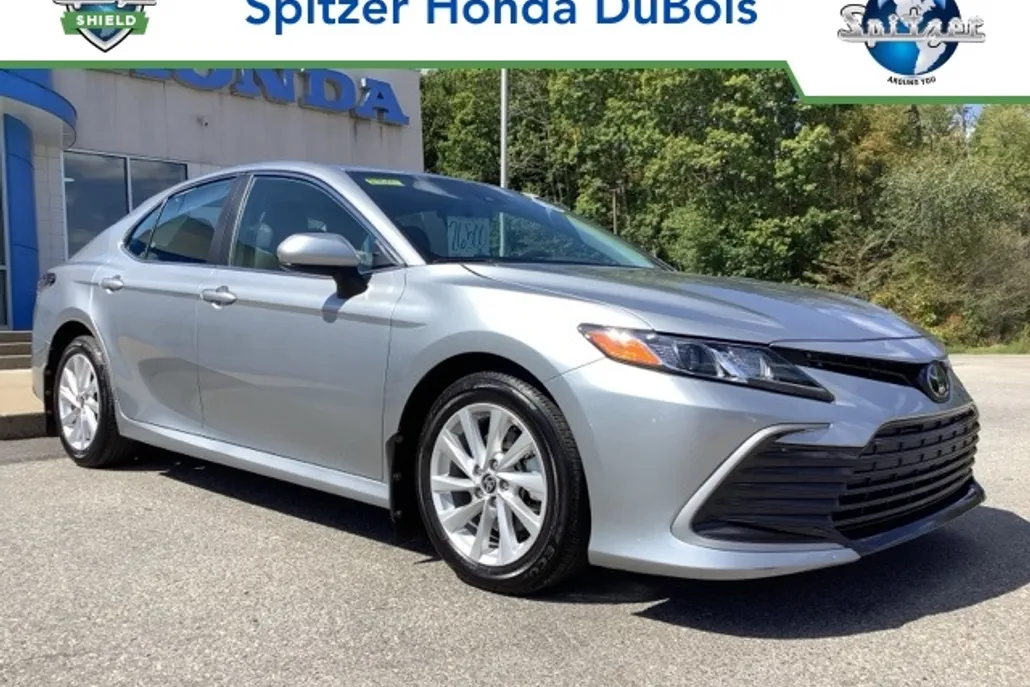 2024 Toyota Camry LE photo 1