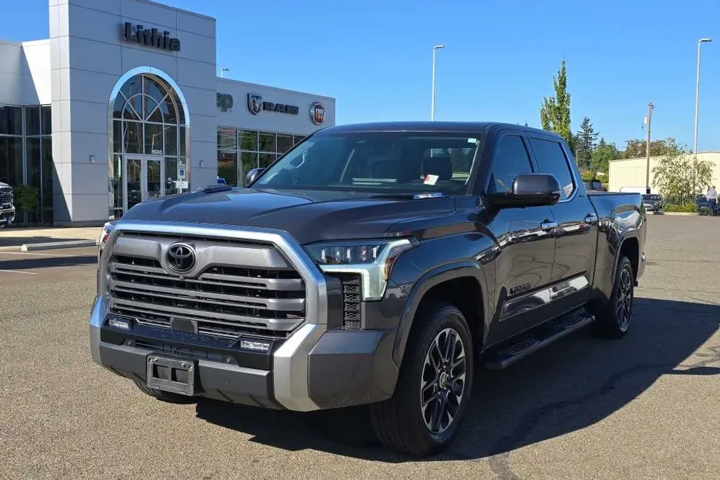 2023 Toyota Tundra Limited photo 1