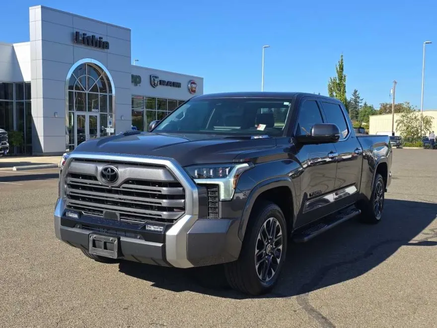 2023 Toyota Tundra Limited photo 1