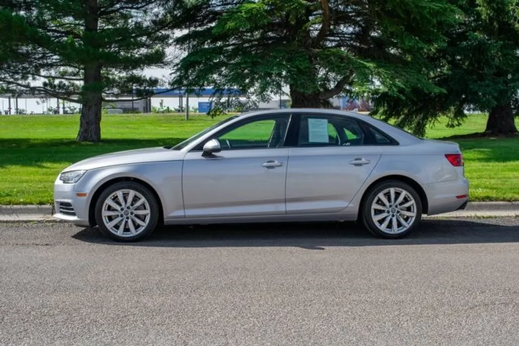 2017 Audi A4 2.0T Quattro Premium photo 1