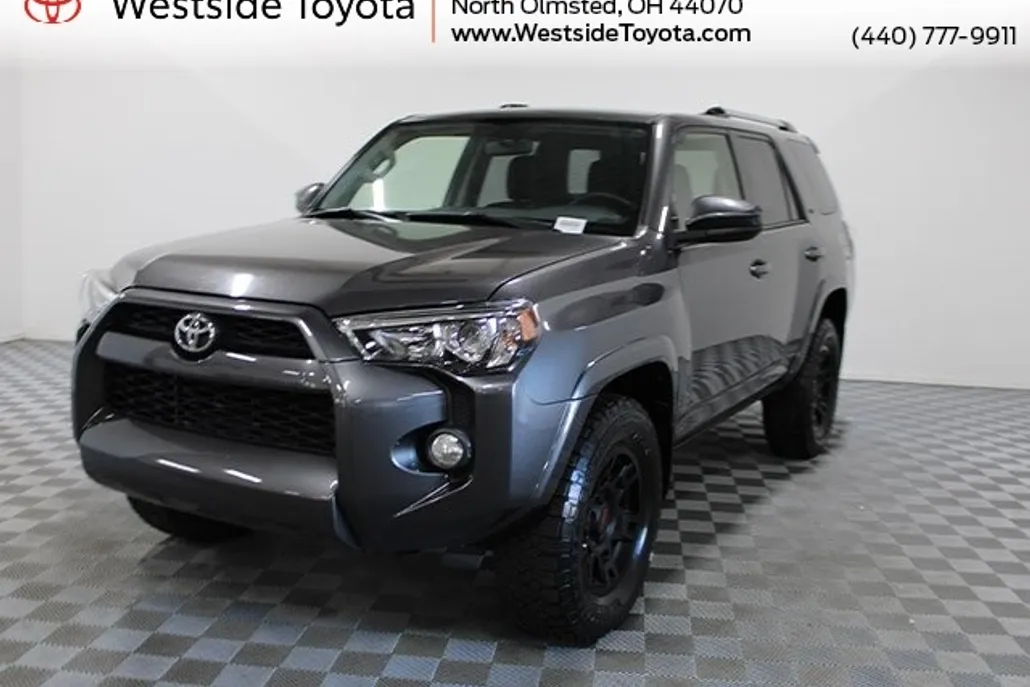 2019 Toyota 4Runner SR5 photo 1