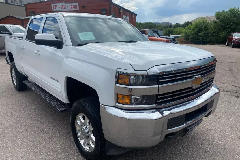 2016 Chevrolet Silverado 2500HD LT photo 1