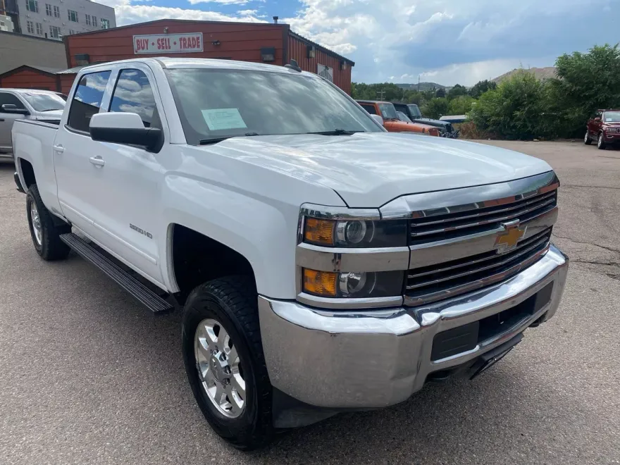 2016 Chevrolet Silverado 2500HD LT photo 1