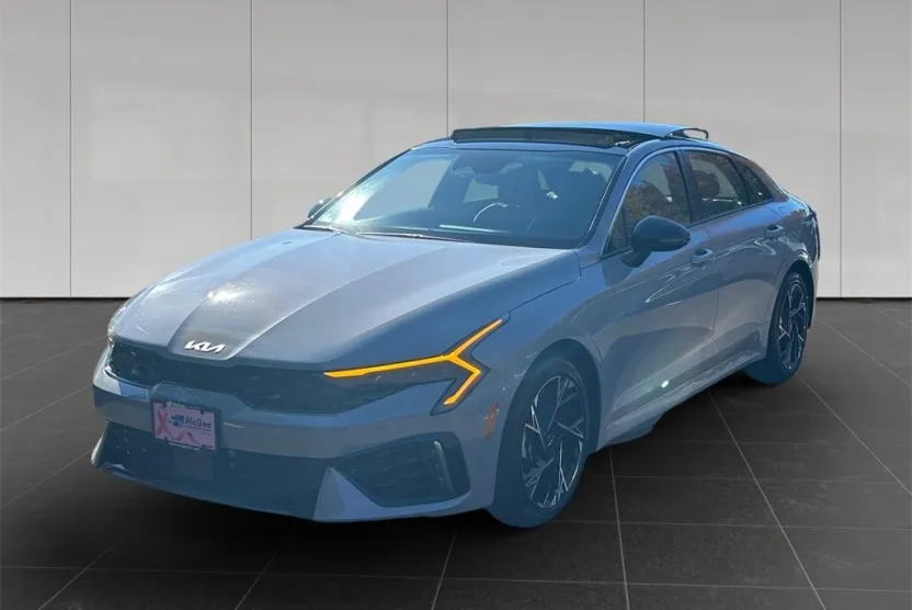 2025 Kia K5 GT-Line photo 1