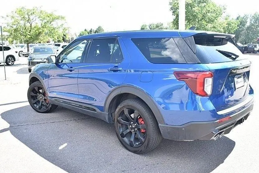 2022 Ford Explorer ST photo 1