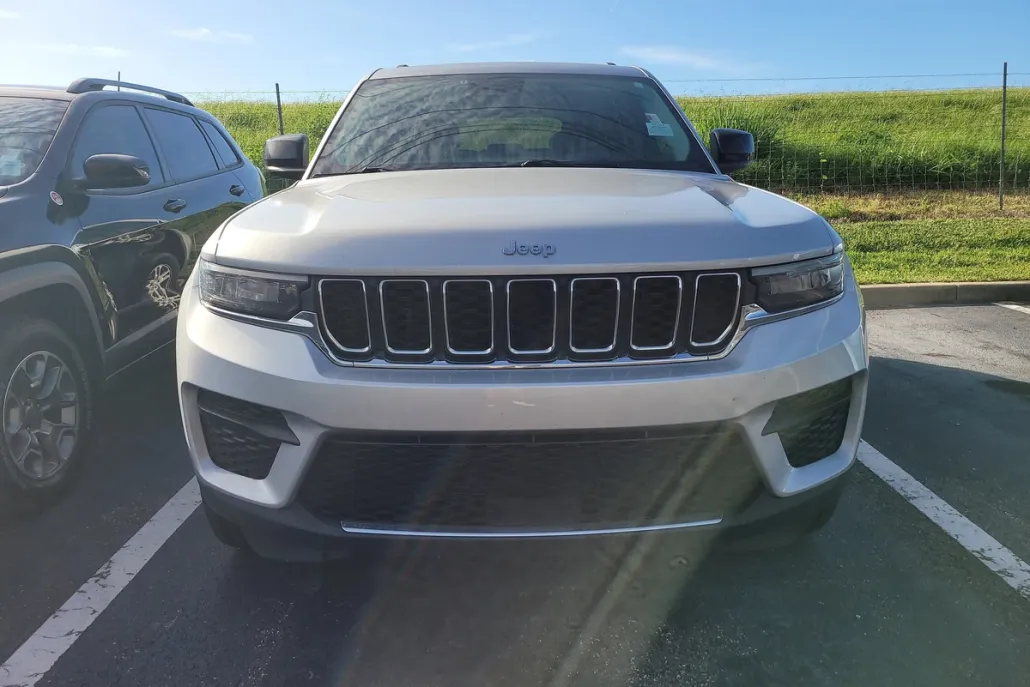 2024 Jeep Grand Cherokee Laredo photo 1