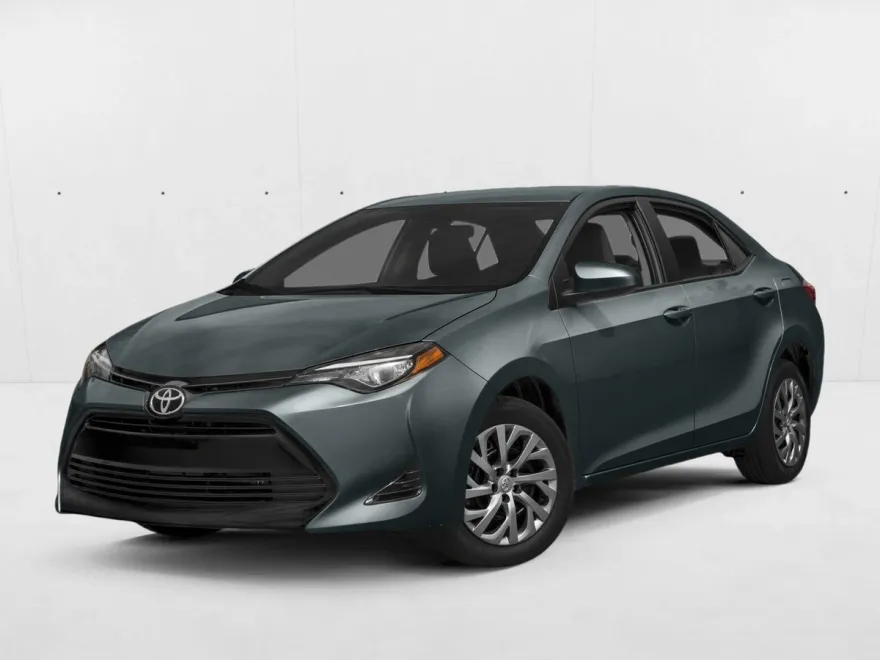 2017 Toyota Corolla LE photo 1