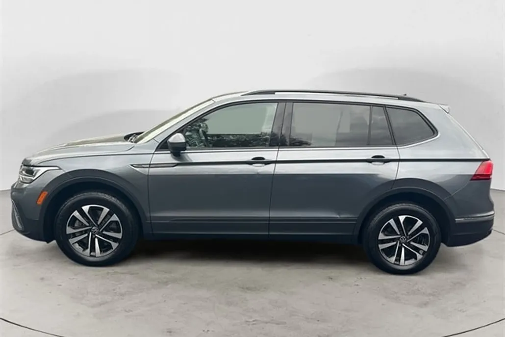 2022 Volkswagen Tiguan S photo 1