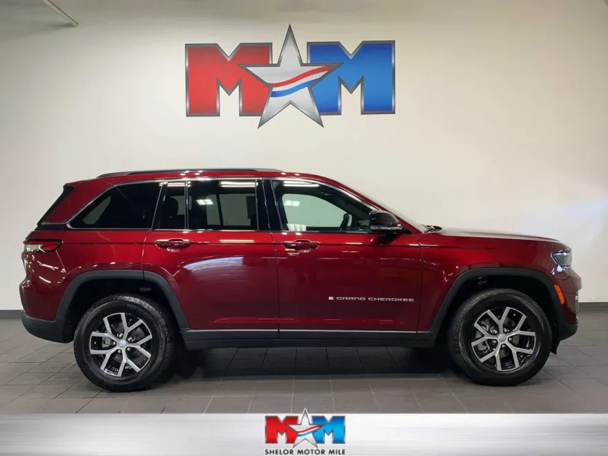 2024 Jeep Grand Cherokee Limited photo 1