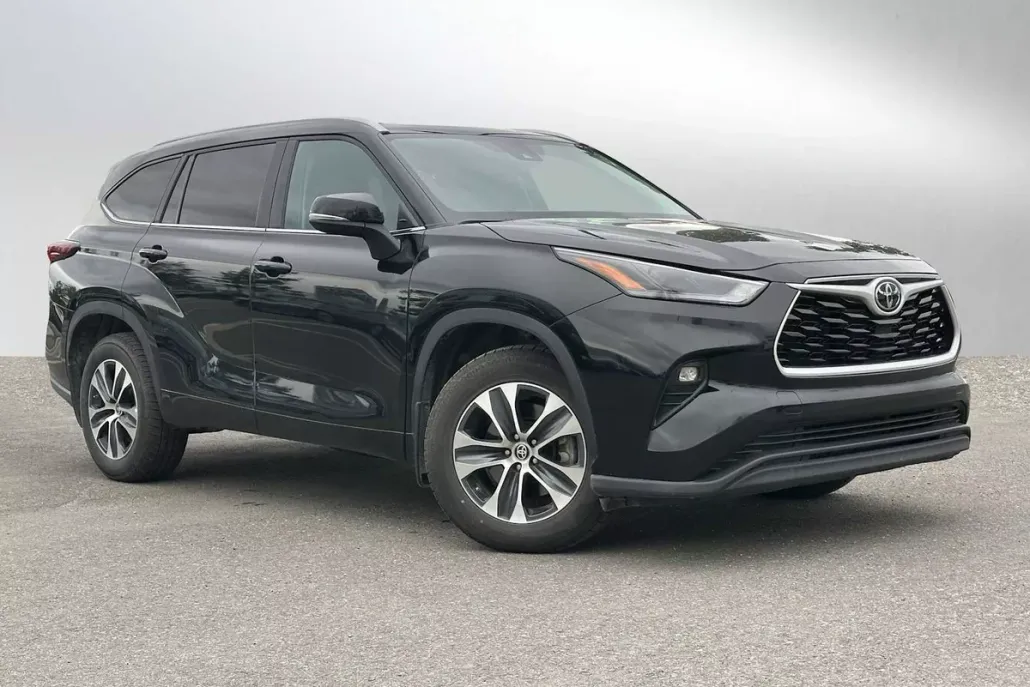 2024 Toyota Highlander XLE photo 1