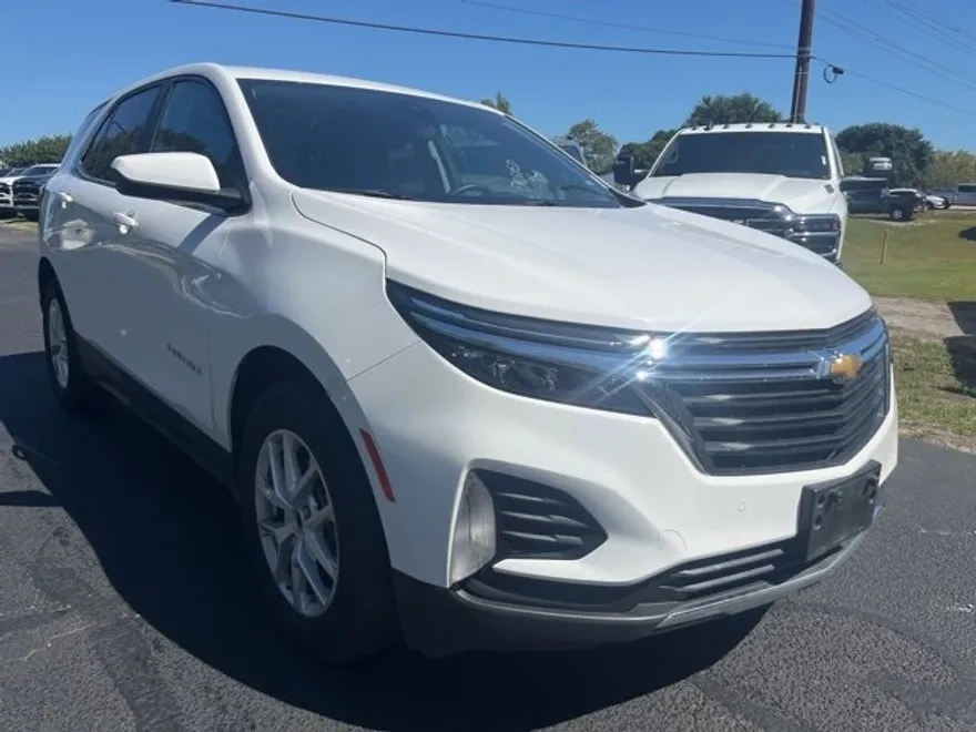 2024 Chevrolet Equinox LT photo 1