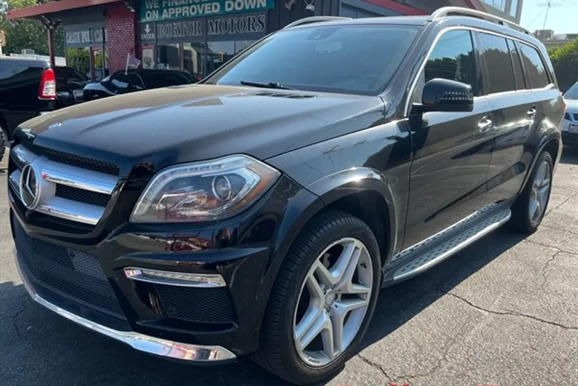 2015 Mercedes Benz GL 550 photo 1
