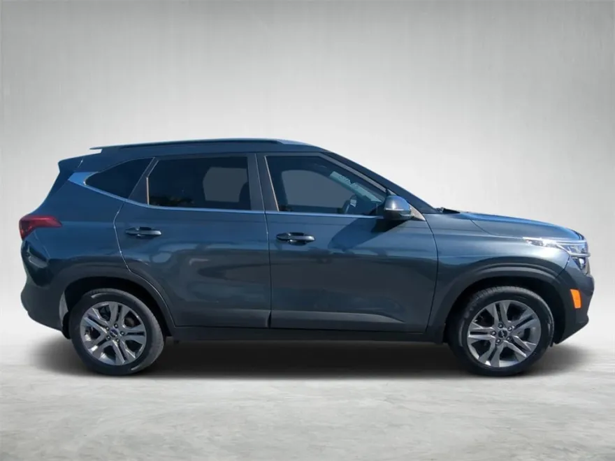 2022 Kia Seltos S photo 1