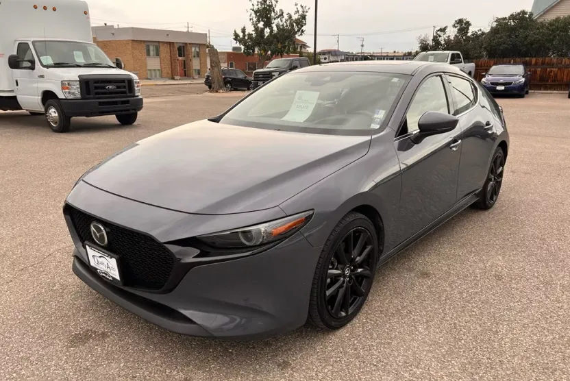 2021 Mazda Mazda3 Hatchback Premium photo 1