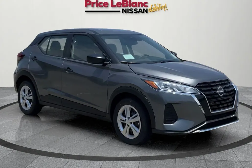 2025 Nissan Kicks Play S photo 1