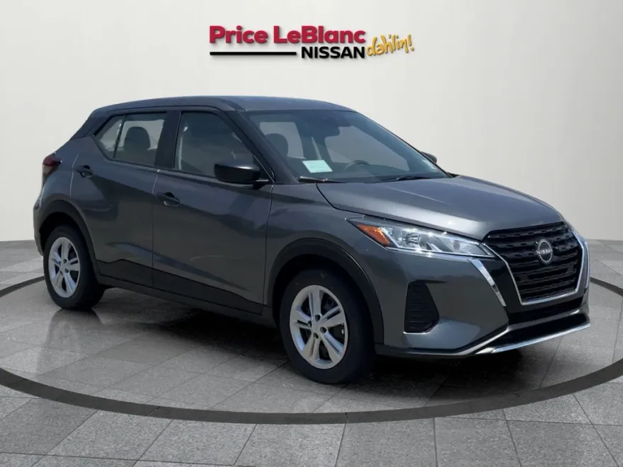 2025 Nissan Kicks Play S photo 1