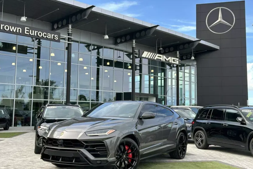 2022 Lamborghini Urus Base photo 1