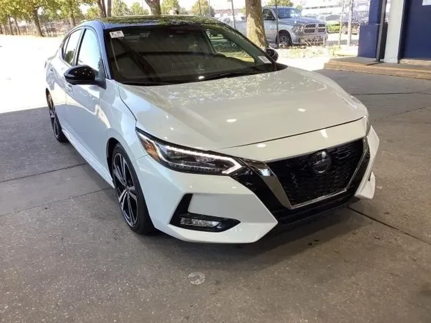 2023 Nissan Sentra SR photo 1