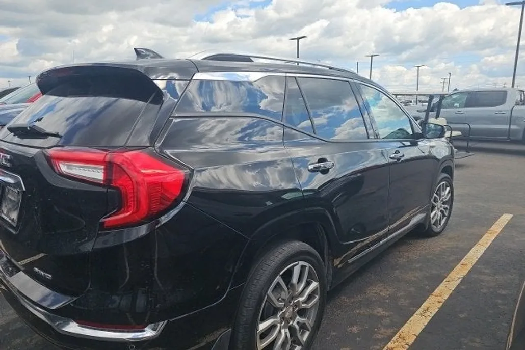 2022 Gmc Terrain Denali photo 1