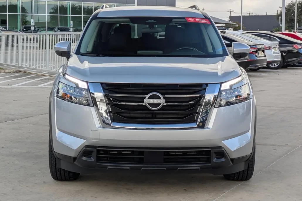 2024 Nissan Pathfinder SV photo 1
