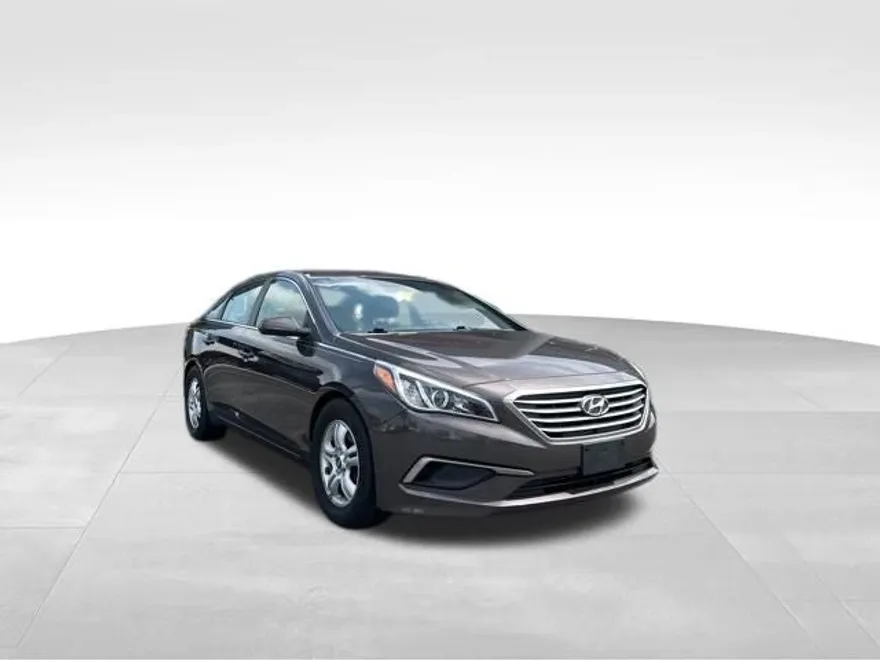 2016 Hyundai Sonata Base photo 1