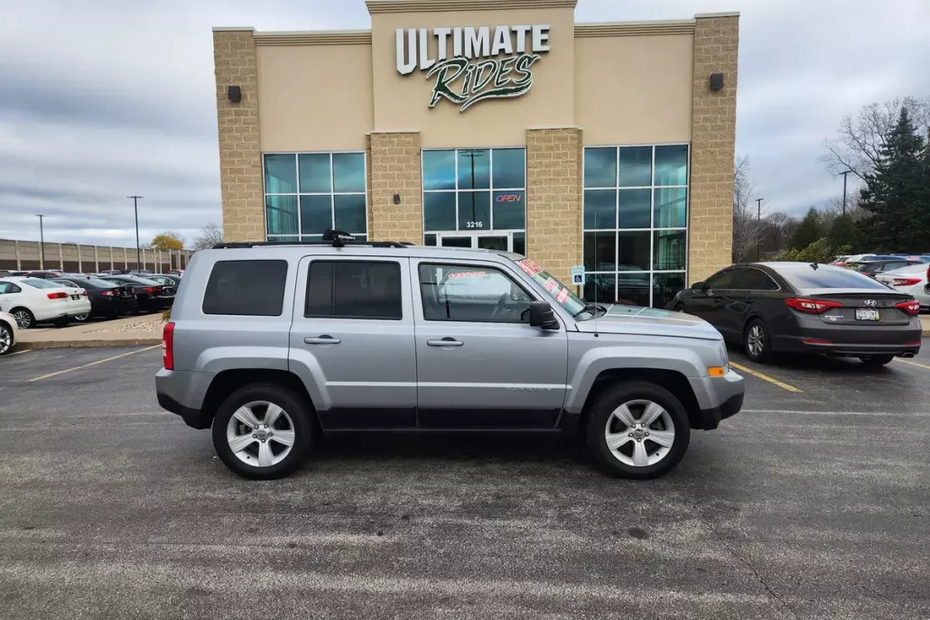 2017 Jeep Patriot Latitude photo 1