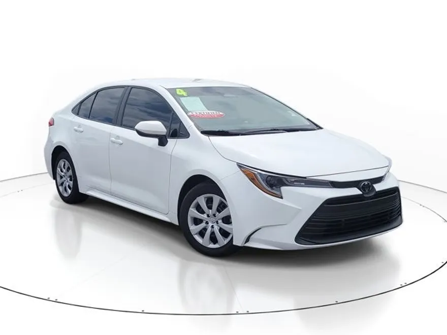 2024 Toyota Corolla LE photo 1