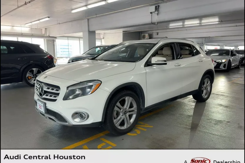 2018 Mercedes Benz GLA 250 photo 1