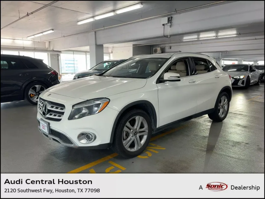 2018 Mercedes Benz GLA 250 photo 1