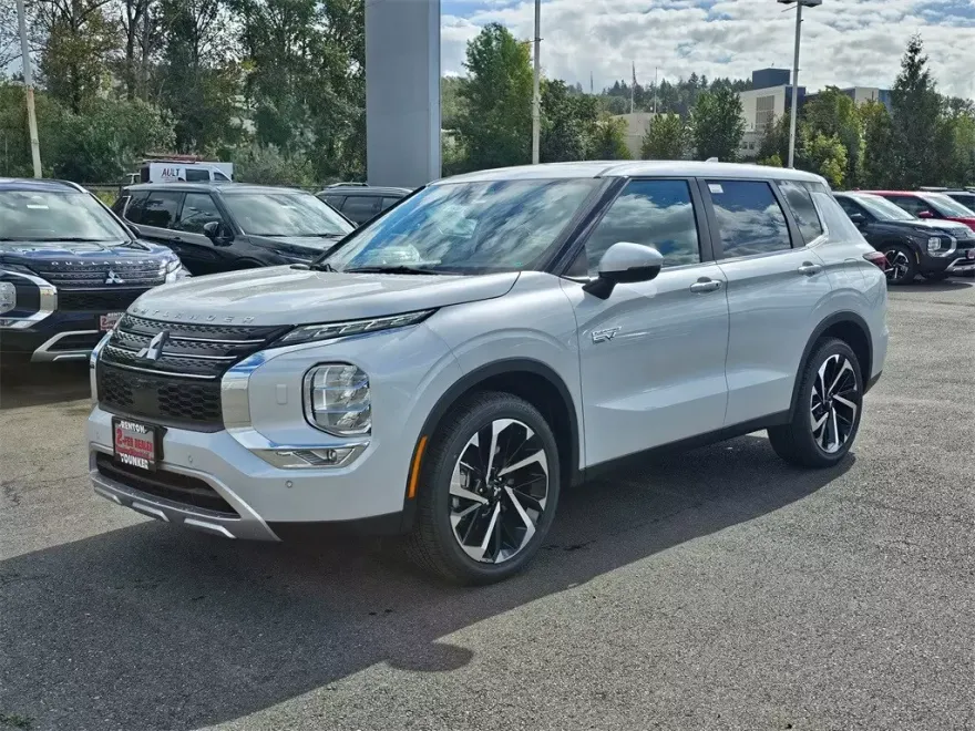 2025 Mitsubishi Outlander PHEV SE photo 1