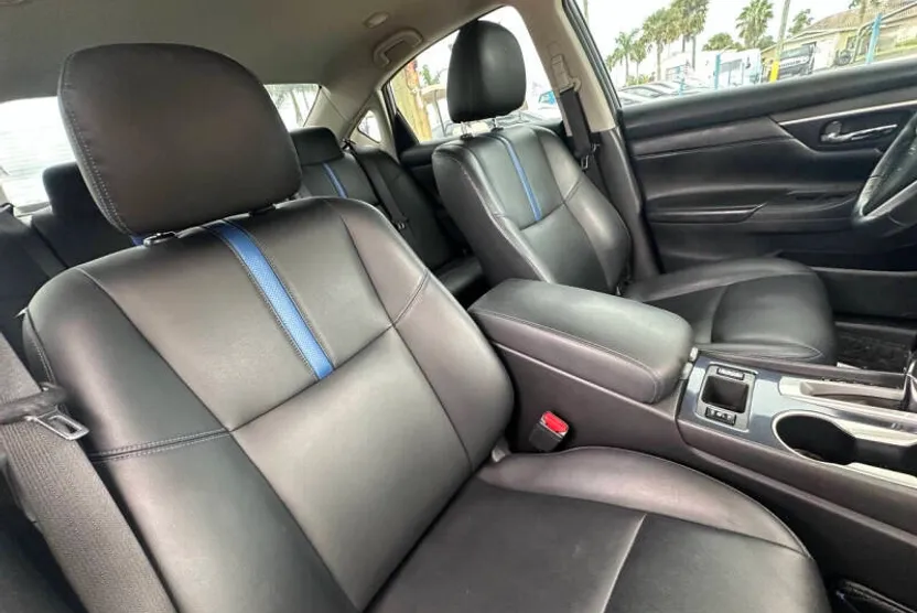 2018 Nissan Altima 2.5 SR photo 1