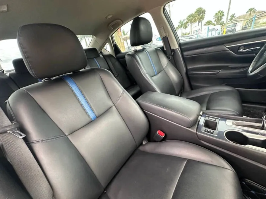 2018 Nissan Altima 2.5 SR photo 1