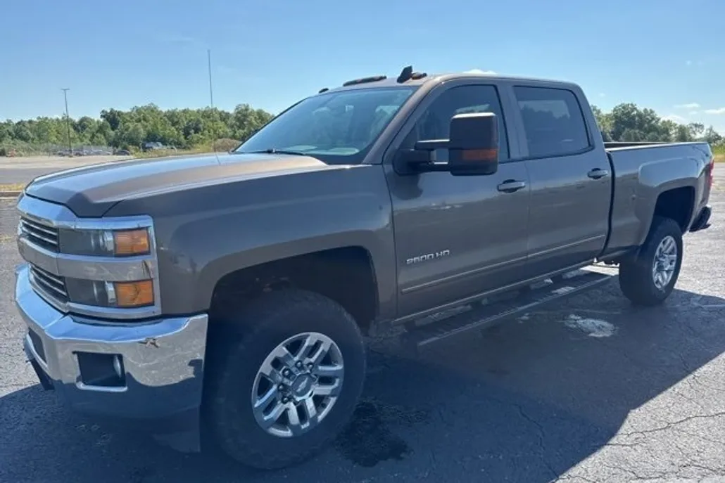 2015 Chevrolet Silverado 2500HD LT photo 1