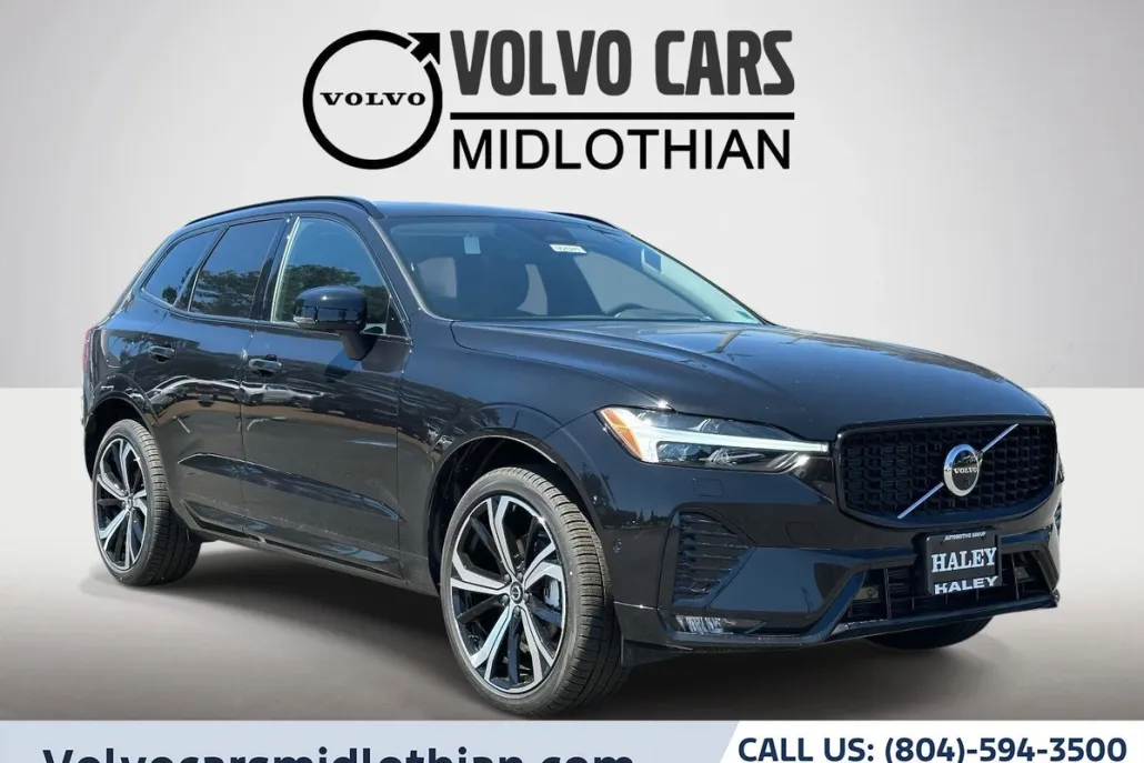2025 Volvo XC60 B5 photo 1