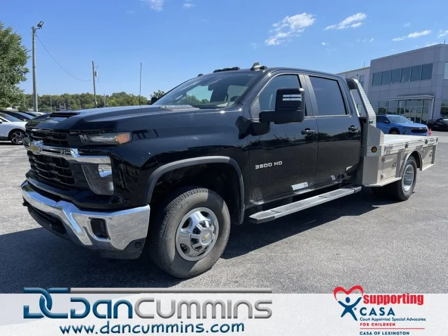2024 Chevrolet Silverado 3500HD LT photo 1