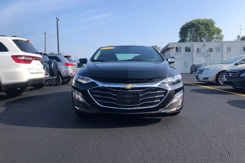 2023 Chevrolet Malibu 1LT photo 1