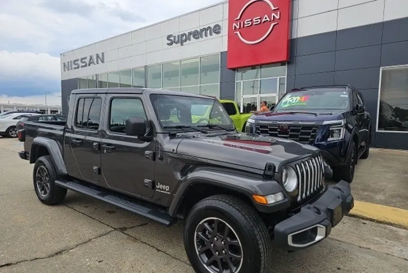 2023 Jeep Gladiator Overland photo 1