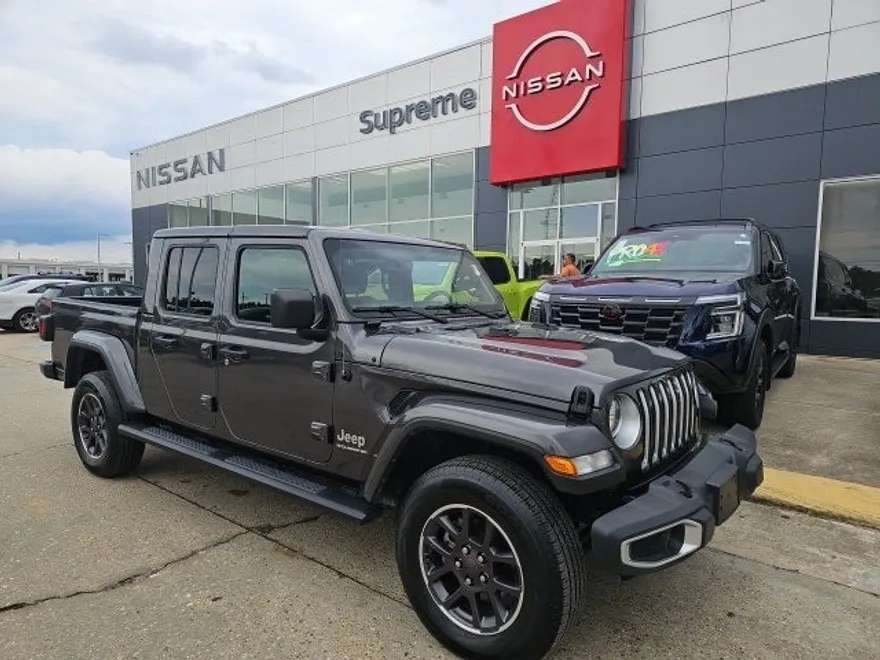2023 Jeep Gladiator Overland photo 1