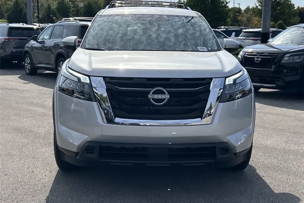 2025 Nissan Pathfinder SV photo 1