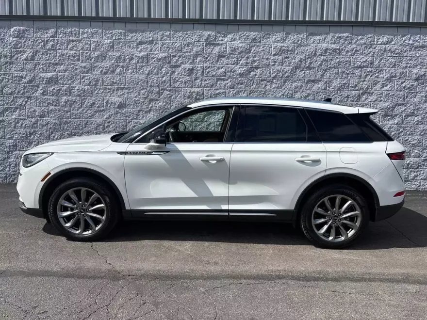 2021 Lincoln Corsair Standard photo 1