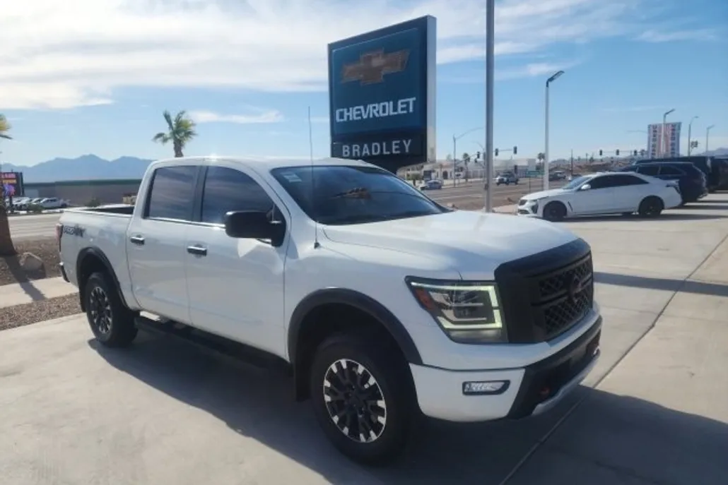 2021 Nissan Titan PRO-4X photo 1