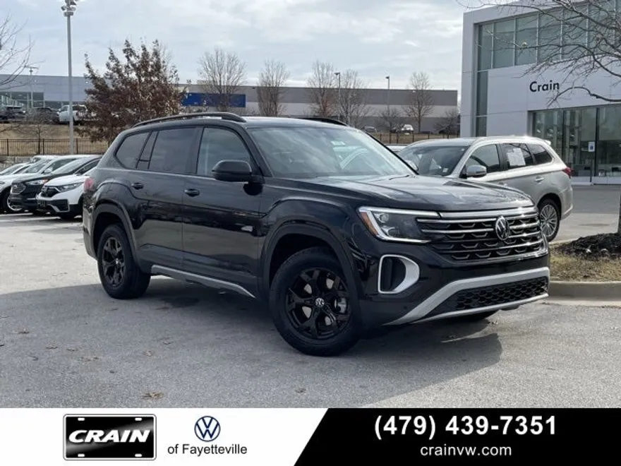 2025 Volkswagen Atlas Peak Edition SE photo 1