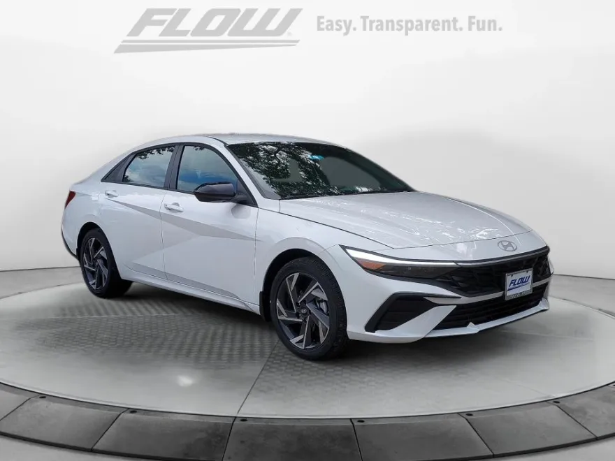2025 Hyundai Elantra SEL Sport photo 1