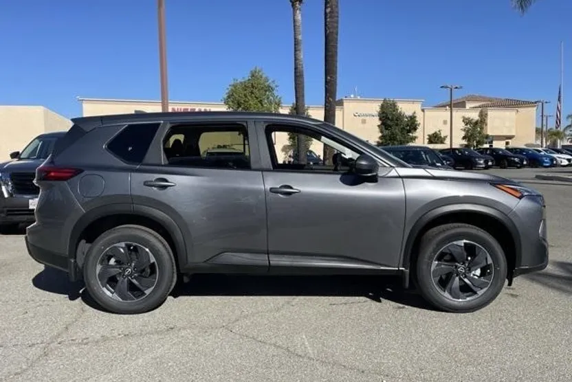 2025 Nissan Rogue SV photo 1