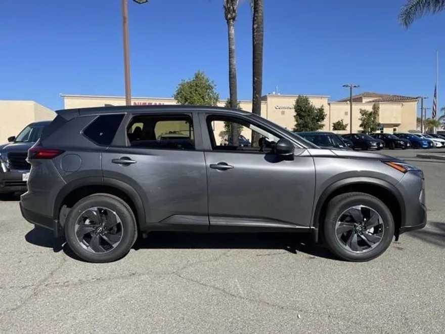 2025 Nissan Rogue SV photo 1
